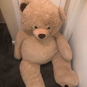 Giant 5ft teddy bear